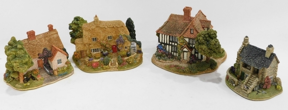 Various Lilliput Lane cottages, to include Medway Manor, Piggy  