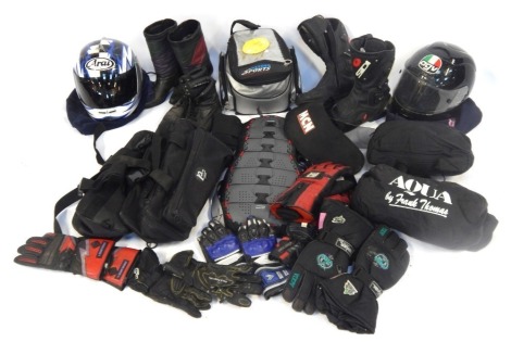 A group of motorcycle accessories, comprising two helmets, three pairs of boots, motorcycle gloves, waterproof bags, etc. (a quantity)