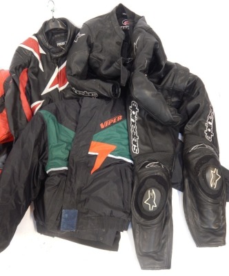 A quantity of motorcycle leathers, Akido jacket, Vipor jacket, black leather trousers, Cameron rucksack, etc. (a quantity) - 2