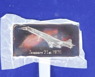 A Danbury Mint Concord January 21st 1976 silver ingot, in presentation case. - 2