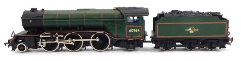 A Bachmann Branchline OO gauge Gresley V2 locomotive, 60964, Durham Light Infantry, BR lined green, 2-6-2.