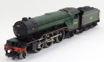 A Bachmann Branchline OO gauge Gresley V2 locomotive, 60964, Durham Light Infantry, BR lined green, 2-6-2. - 2