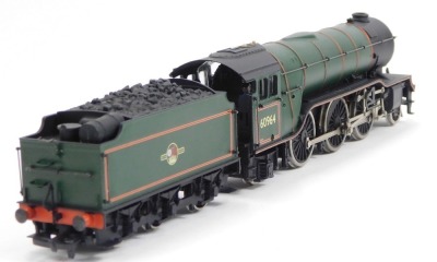 A Bachmann Branchline OO gauge Gresley V2 locomotive, 60964, Durham Light Infantry, BR lined green, 2-6-2. - 3