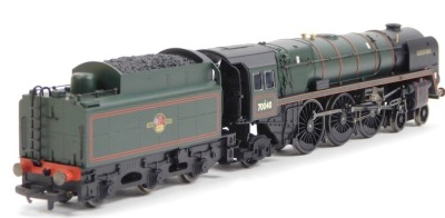 A Hornby OO gauge Britannia Class 7MT locomotive, 70040 Clive of India, BR lined green, 4-6-2, R2180. - 3