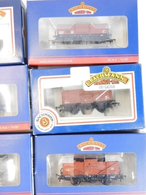 Bachmann OO gauge diecast wagons, all boxed. (6) - 3