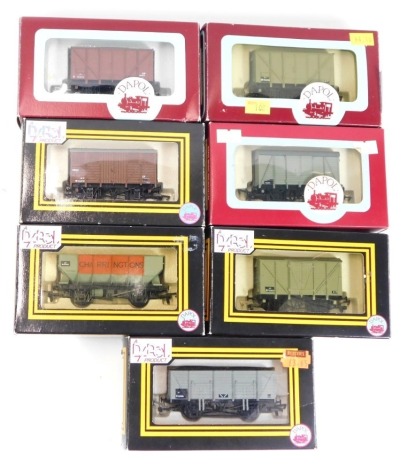 Dapol OO gauge diecast wagons and vans, all boxed. (7)