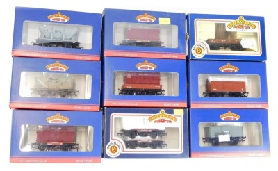 Bachmann OO gauge diecast wagons and flatbeds, all boxed. (9)