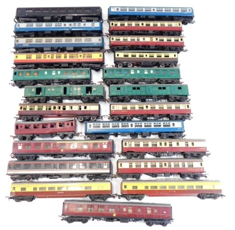 Tri-ang, Lima and other diecast coaches, various liveries. (2 boxes)