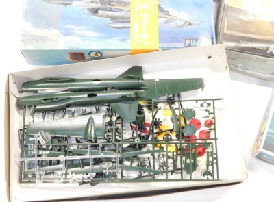 Hasegawa models of fighter and bomber planes and a tank, all boxed. (1 box) - 4