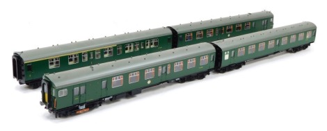 A Bachmann Branchline OO gauge Class 411 4CEP four car EMU set, late Southern Railway multiple unit green with yellow warning panels, 31-426A.