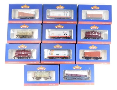 Bachmann Branchline OO gauge rolling stock, to include 12 ton ventilated van BR Bauxite, 38-380A, TTA tank wagon, 37-576C, Esso grey, 16 ton mineral wagon, 37-253B, etc. (11)