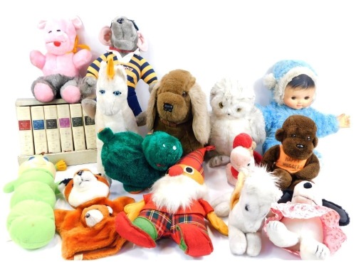 Soft toys, to include Roland Rat, Hasbro Glow Worm, etc, and a Reader's Digest Bedside Library. (a quantity)