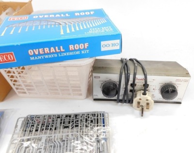 Model railway accessories, to include a ETE Power Cab DCC Command Control, DCC Concept lights, DC distribution boards, lighting controls, controller, etc. (contents of one box) - 4