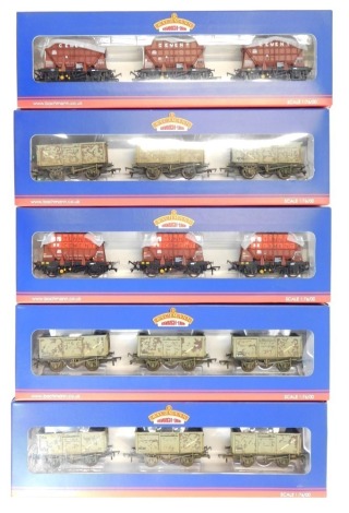 Bachmann Branchline OO rolling stock, comprising 37-235A set of mineral wagons, BR grey (weathered), 38285 set of Presflo 22 ton cement wagons Tunnel Cement, 37235Z set of mineral wagons, BR grey (weathered), Produced Exclusively for The Model Centre, and