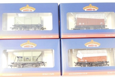 Bachmann OO gauge rolling stock, to include 33-076B five plank China Clay hooded wagon, BR brown, 38-380 12 ton ventilated van, BR Bauxite, early,37-225G 16 ton steel mineral wagon, BR grey, 37-502D 24 ton Ore hopper wagon, BR grey, 37502B 24 ton Ore hopp - 3