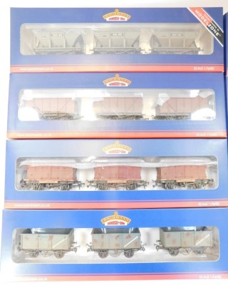 Bachmann Branchline OO gauge rolling stock, to include 39-502A BR MkI SLSTP sleeping car 2nd Class maroon, 34-325B 50ft parcels van BR maroon, 37-500Y set of 24 ton hopper wagons, BR grey, iron ore (weathered), 37-9A2 set of conflats, BR Bauxite with BD c - 2