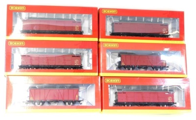 Hornby OO gauge rolling stock, to include R6683A BR LNER extra long CCT van, R66383C BR LNER extra long CCT van, R6683B BR LNER extra long CCT van, etc. (6)