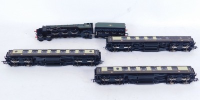 A Hornby OO gauge limited edition The Queen of Scots Train Pack, including BR 4-6-2 Blink Bonnie Class A3 locomotive, Pullman 2nd Class Parlour car, Pullman 2nd Class brake car, and Pullman 1st kitchen car, R2365M. - 2