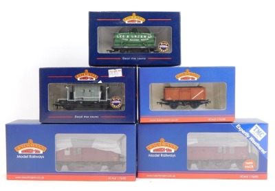 Bachmann Branchline OO gauge rolling stock, comprising 37-226E 16 ton steel mineral wagon with top flap doors, 37-526 20 ton brake van, BR grey, unfitted, 37-670X 14 ton tank wagon, Lee & Green Ltd, BRM limited edition, and 38525Y BR MkI horse box twin pa