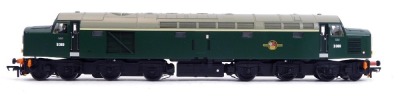 A Bachmann Branchline OO gauge Class 40 diesel locomotive, D369, BR green with small yellow panel, 32481.