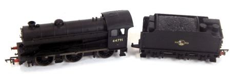 A Bachmann Branchline OO gauge Class J39 locomotive, 64791, BR black late crest with stepped tender, 0-6-0, 31-862.