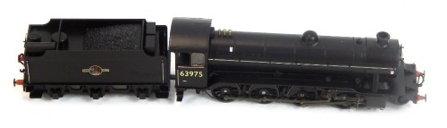 A Heljan OO gauge Gresley Class 02 locomotive, 63975, BR black late crest with flush tender, 2-8-0, 6603922.