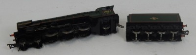 A Bachmann Branchline OO gauge Class A1 locomotive King's Courier, 60144, BR green late crest, 4-6-2, 32-557. - 2