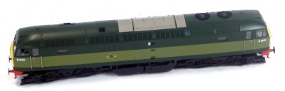 A Heljan OO Class 47 diesel locomotive D1955, BR two tone green, 47401.