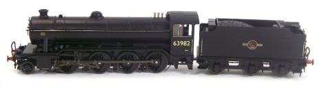 A Heljan OO Gresley Class 02 locomotive, 63982, BR black late crest, 2-8-0, 2-10-0, with flush tender, 6603923.