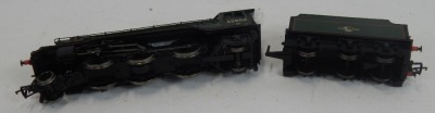 A Bachmann Branchline OO gauge Class V2 locomotive Green Arrow, 60800, green, 2-6-2, 31-559. - 2