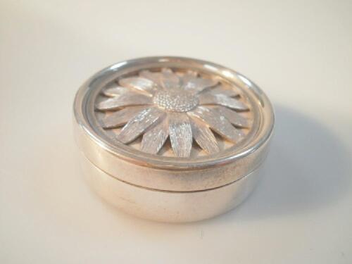 An Elizabeth II silver pill box