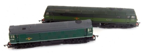 Two Hornby OO gauge locomotives, comprising BR Class 25 diesel loco R072, a BR Class 47 Co-Co diesel electric, BR Class 47 R073, boxed. (2)