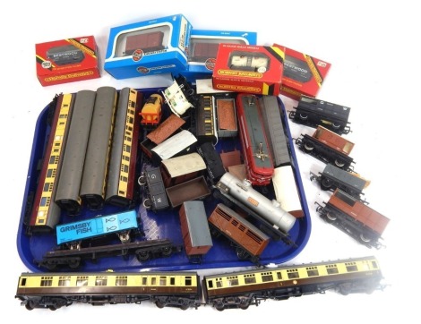 OO gauge wagons and coaches, to include Grimsby Fish, TTR wagons, GWR coal wagons, Bestwood five plank wagons (x3), Airfix ventilated wagon (x2). (1 tray and 5 boxes)