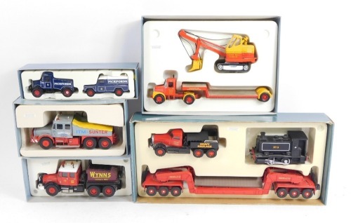 A Corgi diecast heavy haulage Scammell contractor Sunters CC12302, Pickfords Scammell Highwayman ballast and Land Rover set 16601, Wynn's-Scammell contractor Short Bros. Scammell Highwayman Low Loader with Luffing Shovel, and an Annis & Company Limited Di