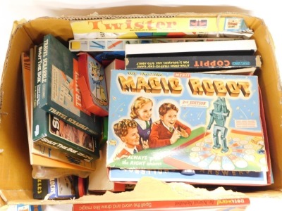 Auctioneer announce - withdrawn pre sale by vendor.Board games, Solitaire plus Colotaire, Slapstick, etc. (1 box) - 2