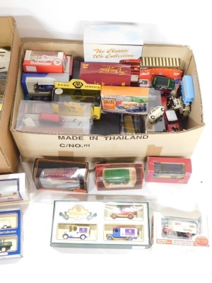 A group of Days Gone Lledo Eddie Stobart, and other diecast vehicles and lorries, buses, etc, boxed. (2 boxes) - 3