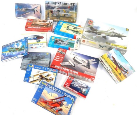 Airfix and kit built aviation models, to include Grumman F4F-4 Wildcat, Bristol Bulldog, Hawker Hurricane, etc. (1 box)