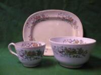 A Davenport part tea service decorated with birds and flowers in the oriental manner