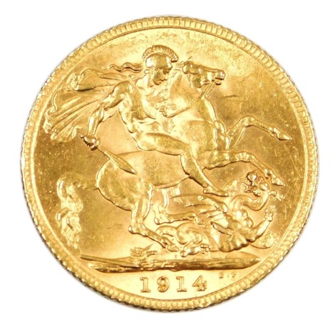 A George V full gold sovereign, dated 1914, 8g.