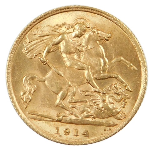 A George V half gold sovereign, dated 1914, 4g.