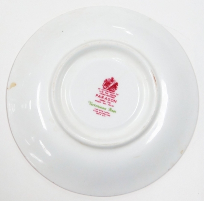 A Paragon porcelain part dinner, tea and coffee service decorated in the Victoriana Rose pattern, comprising two tureens and covers, two oval meat plates, fourteen dinner plates, six breakfast bowls, twelve side plates, fourteen cake plates, two gravy boa - 3