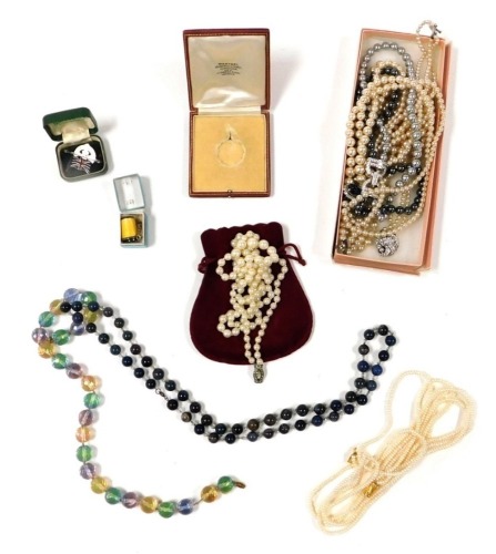 Silver and costume jewellery, including a fresh water pearl five strand necklace, various coloured crystal beads, agate beads, a silver and enamel Union Jack brooch, guilloche enamel thimble, together with a Wartski jewellery box. (a quantity)