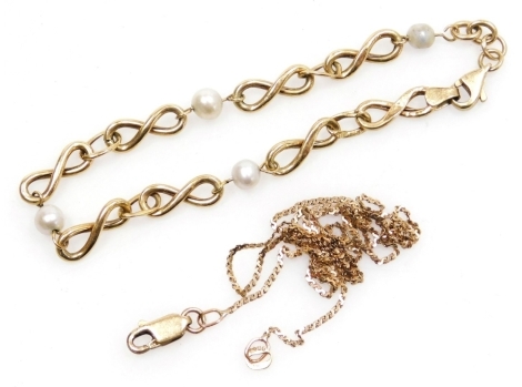 A 9ct gold vari-linked bracelet, set with four pearls at intervals, on a lobster claw clasp, 4.1g, together with a 9ct gold neck chain, 2.2g. (2)