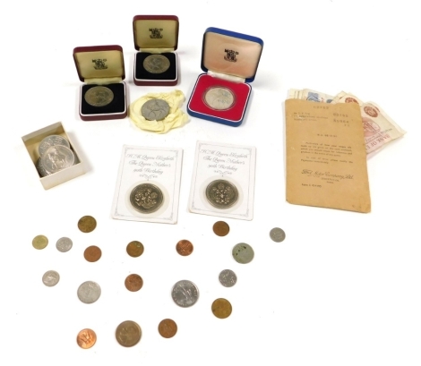 European coinage and commemorative crowns, together with circulated bank notes, 10 shillings and 5 pounds. (a quantity)