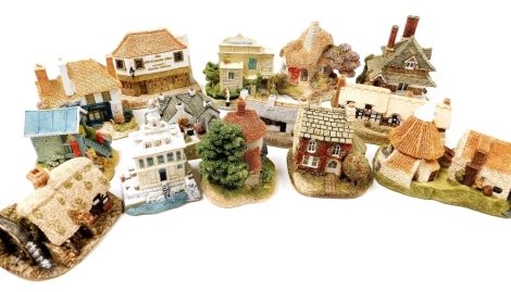 A group of Lilliput Lane, to include Old Curiosity Shop, Going For A Song, Beehive Cottage, Dove Cottage, etc. (1 tray)