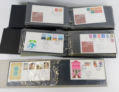 Philately, GB first day covers, together with mint commemorative stamps, in five albums.