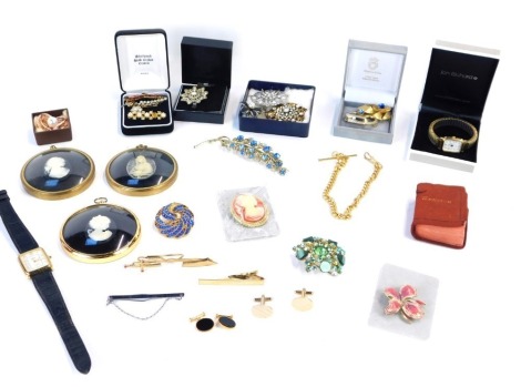 A quantity of vintage costume jewellery, comprising mainly bar brooches, three cameo style portrait miniatures, etc. (1 box)