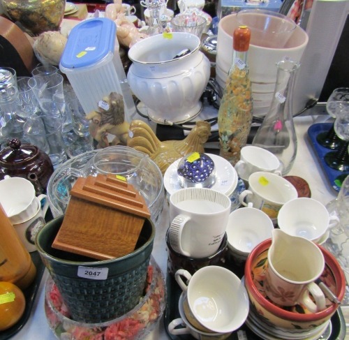 A ceramic hen ornament, various glassware, household cups, paperweights, etc. (a quantity)