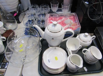 An Elizabeth II Golden Jubilee part service 1952-2002, various moulded glassware, monitor, sundae glasses, etc. (a quantity)