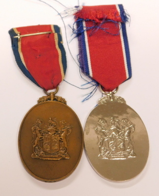 A South African Chard decoration and Chard medal. (2) - 2